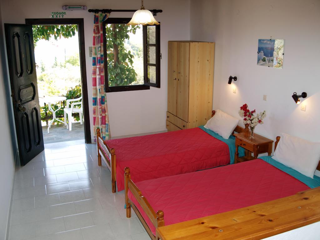 Gregory Studios Kokkari Room photo